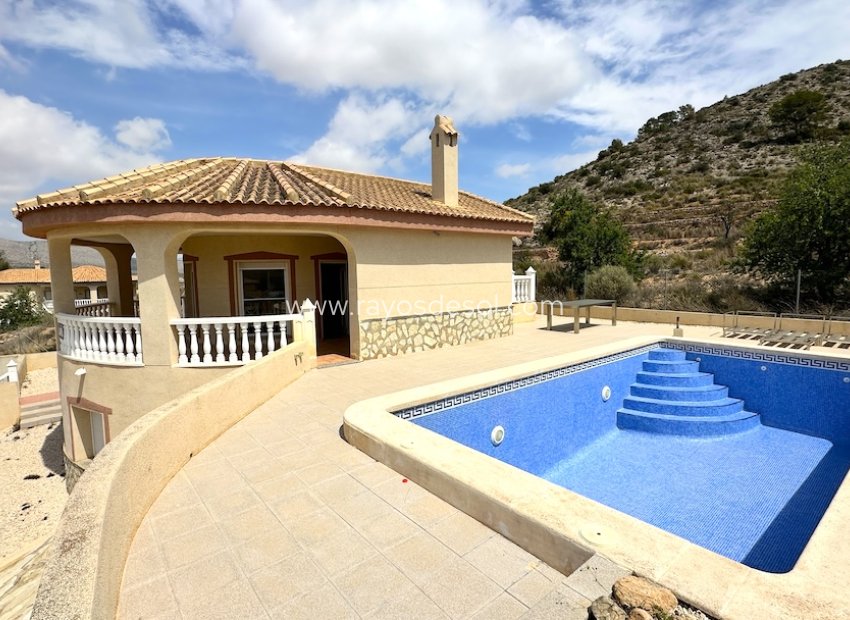 Resale - Villa - Hondón de las Nieves