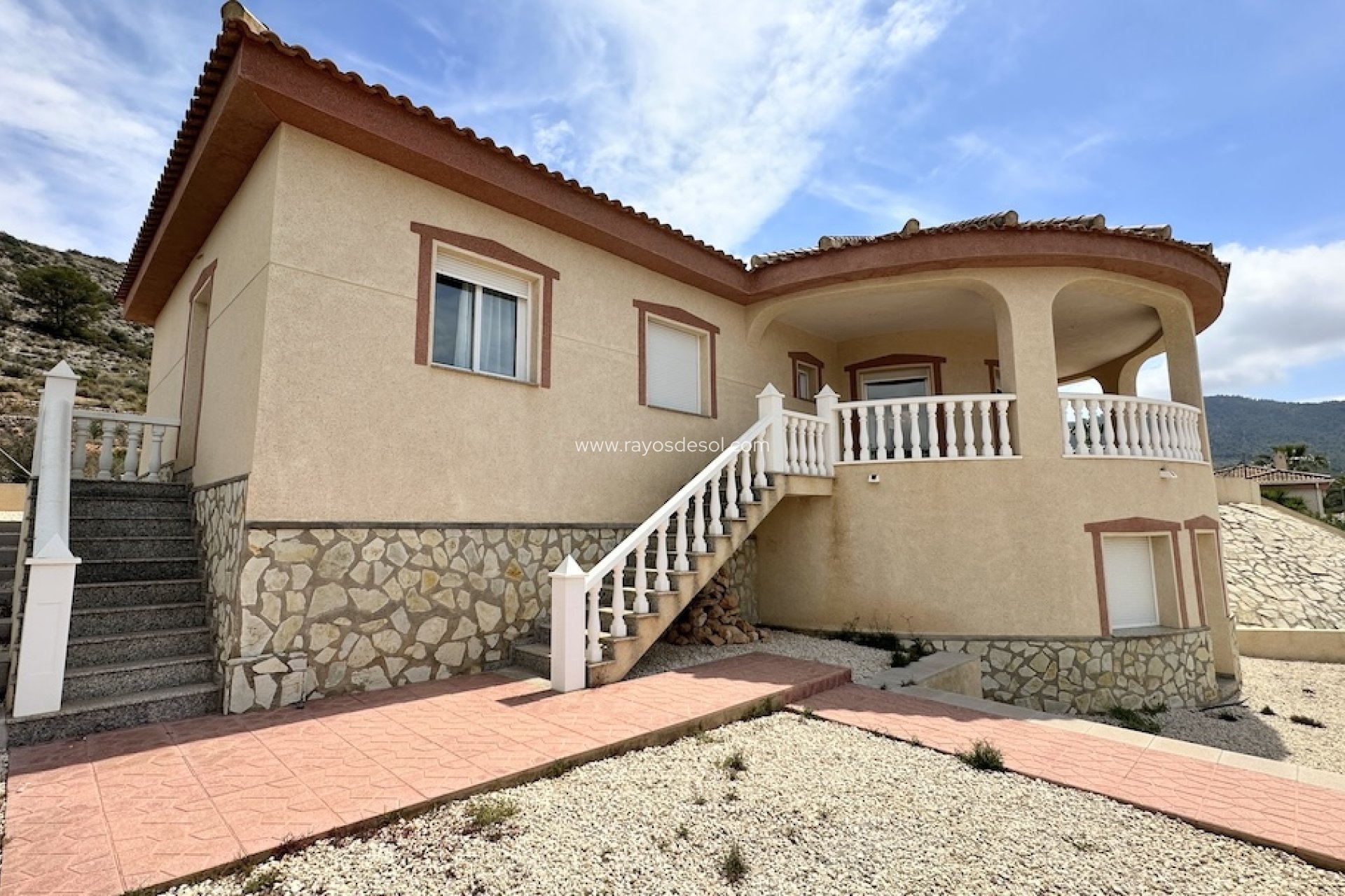 Resale - Villa - Hondón de las Nieves