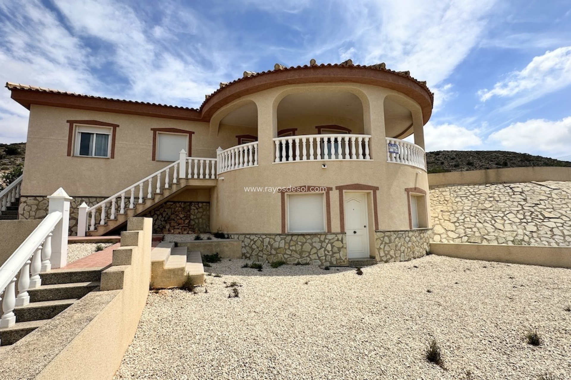 Resale - Villa - Hondón de las Nieves