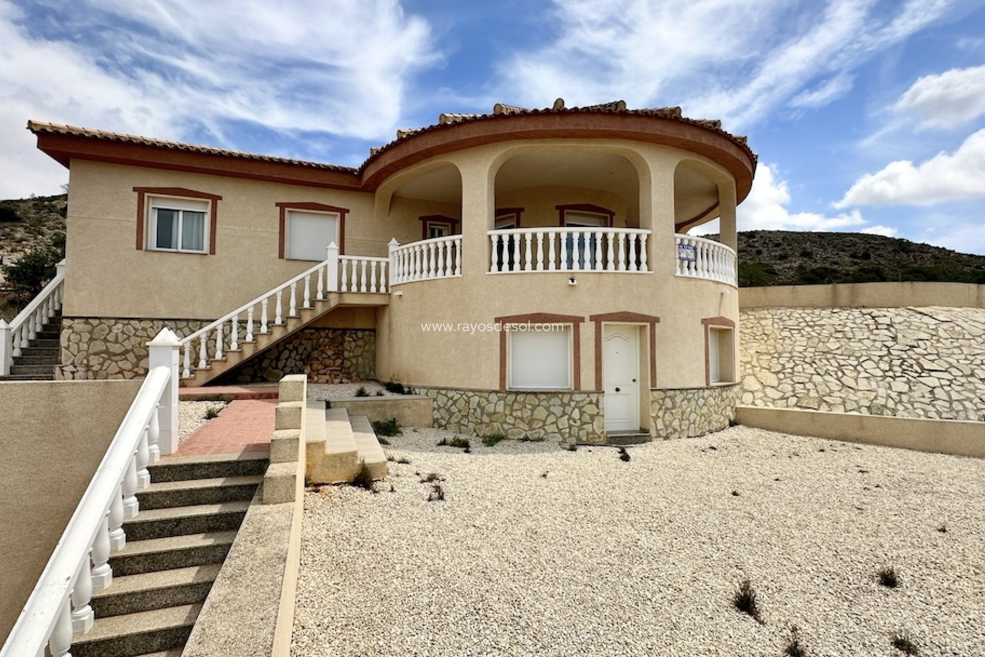 Resale - Villa - Hondón de las Nieves