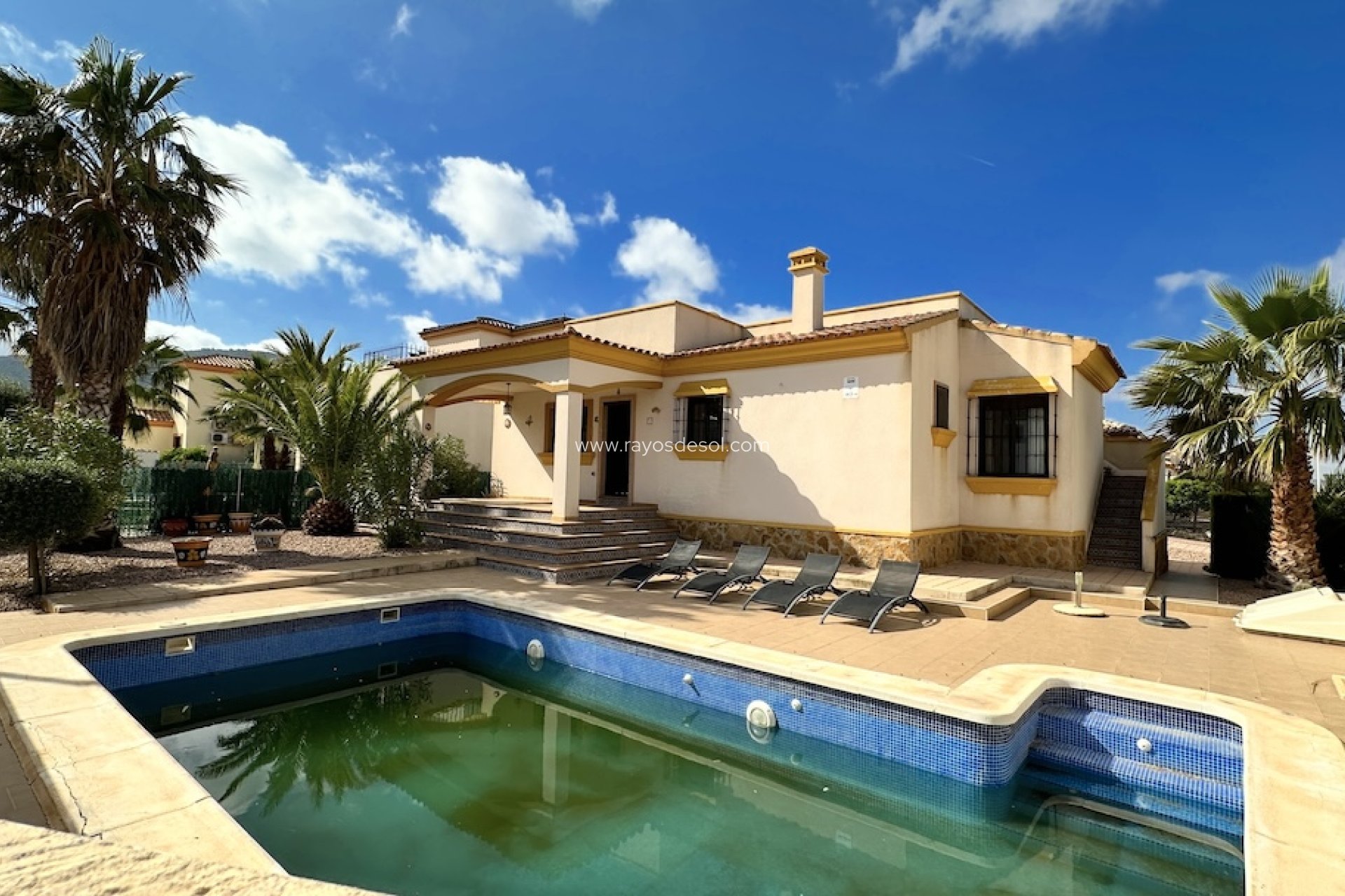 Resale - Villa - Hondón de las Nieves