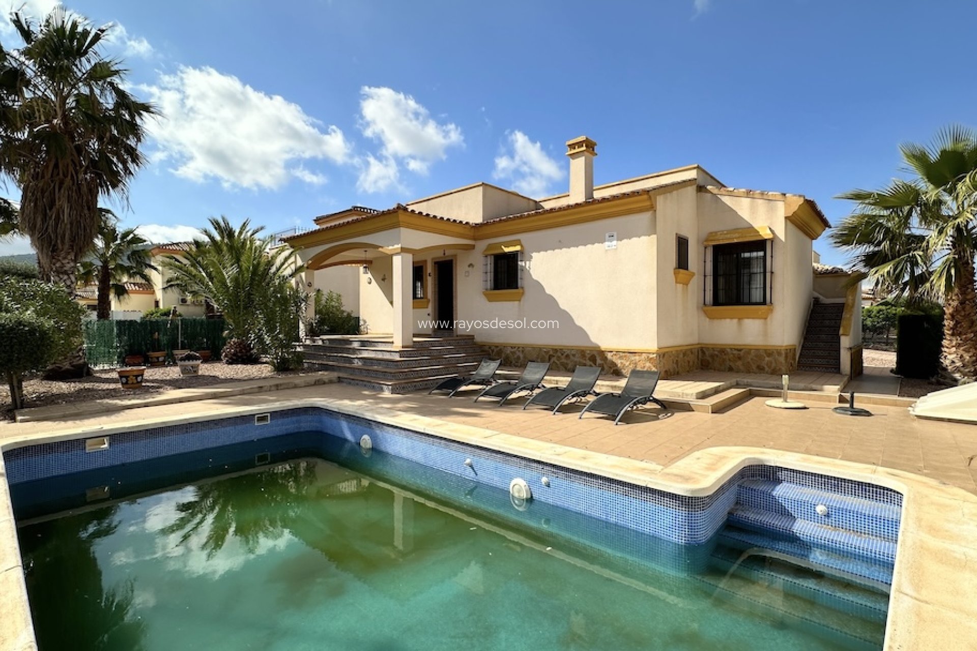 Resale - Villa - Hondón de las Nieves