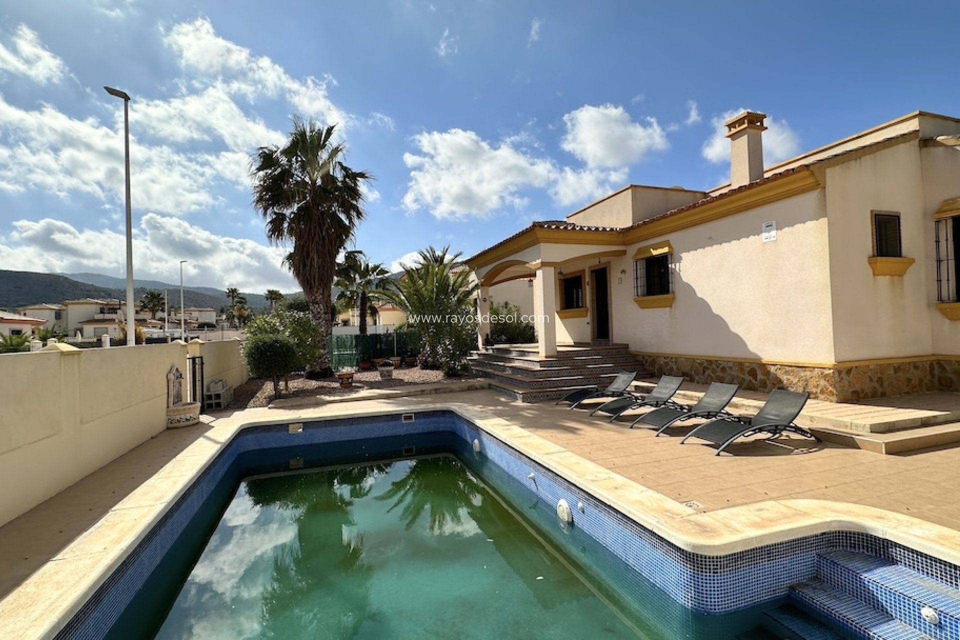 Resale - Villa - Hondón de las Nieves