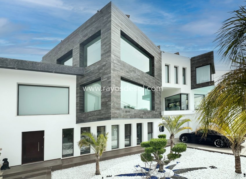 Resale - Villa - Jávea - Cansalades