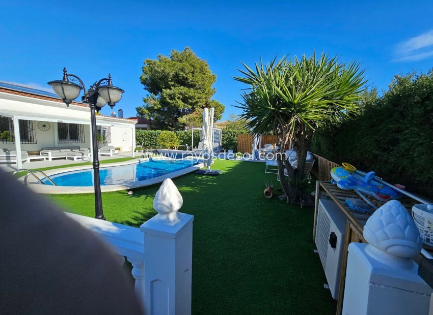 Resale - Villa - La Marina