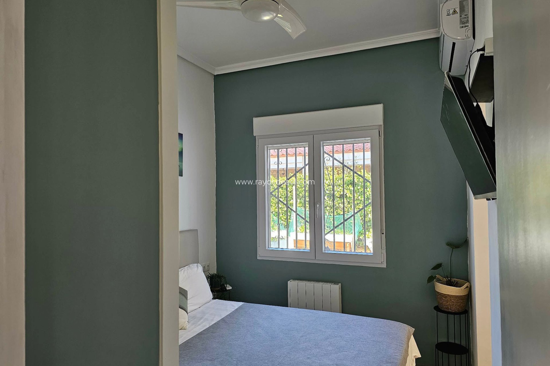 Resale - Villa - La Marina