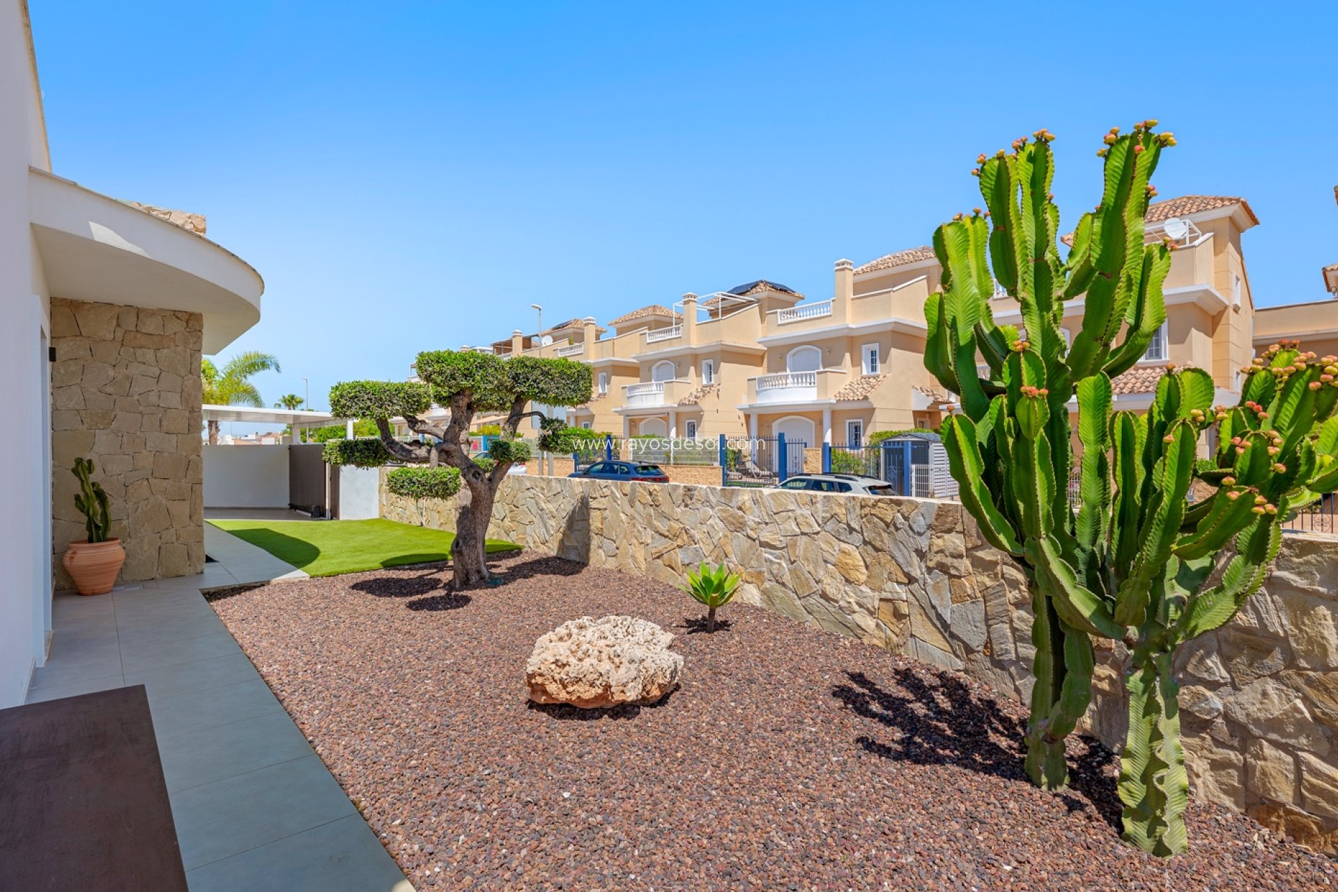 Resale - Villa - La Marina