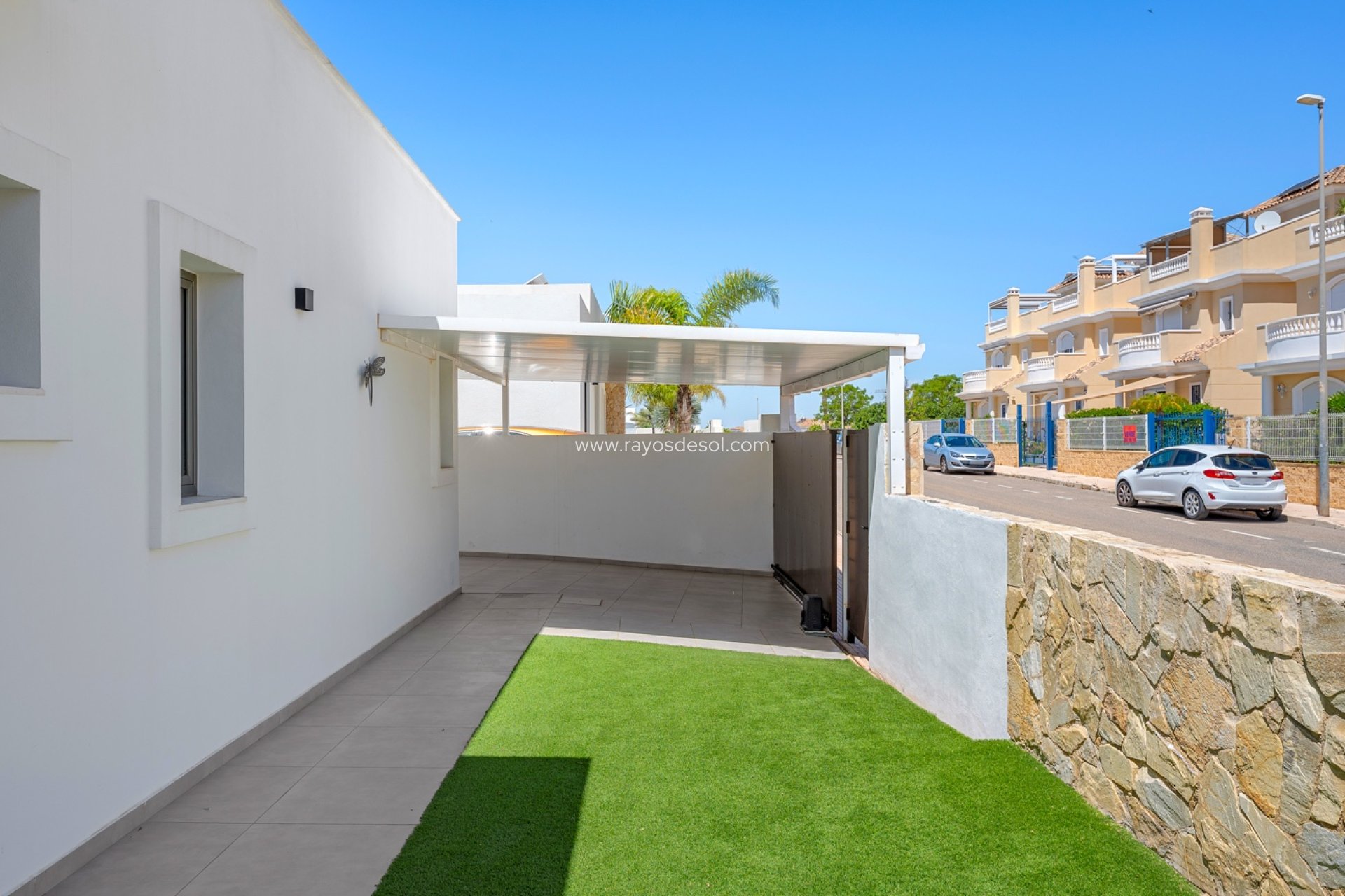 Resale - Villa - La Marina