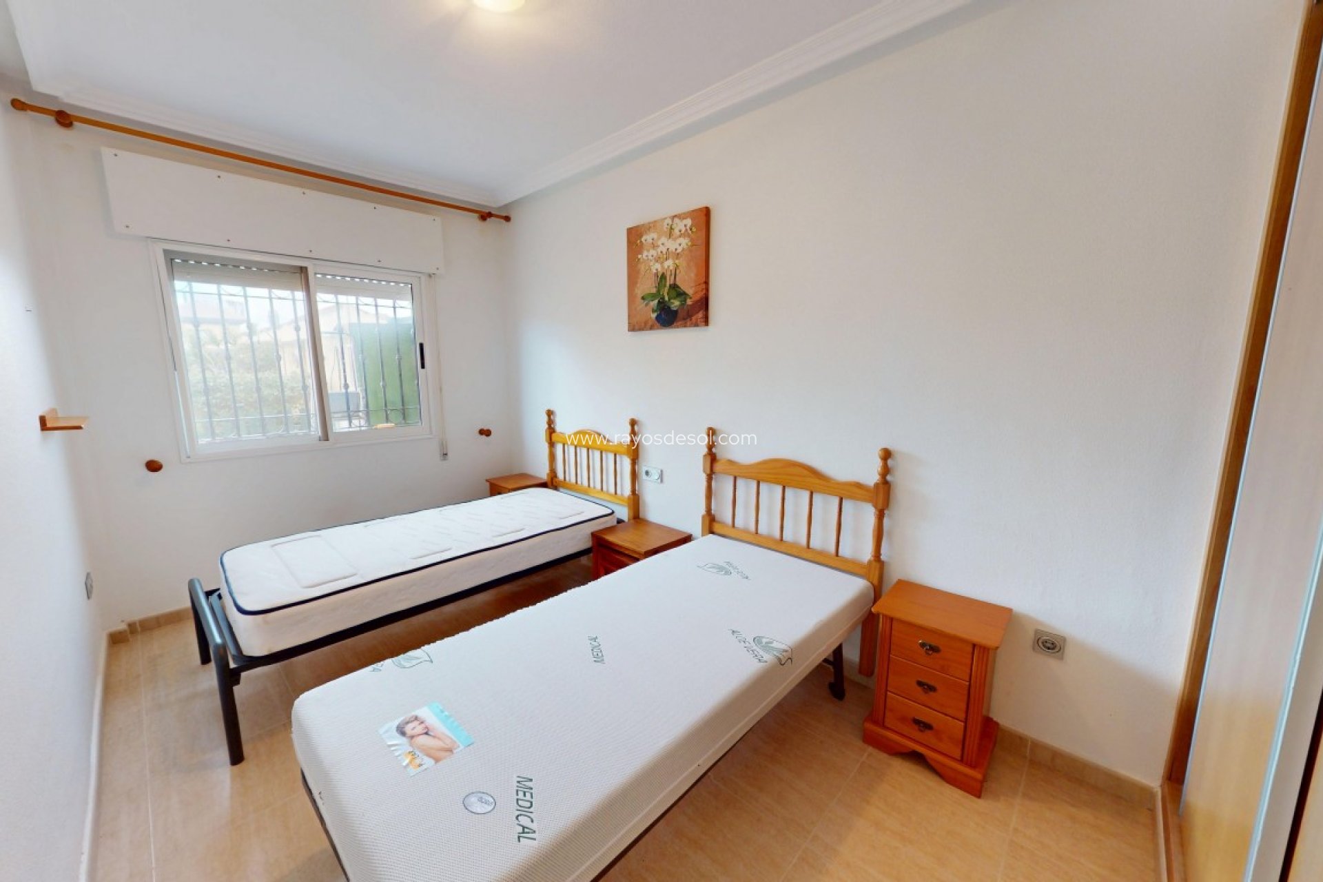 Resale - Villa - Los Alcazares