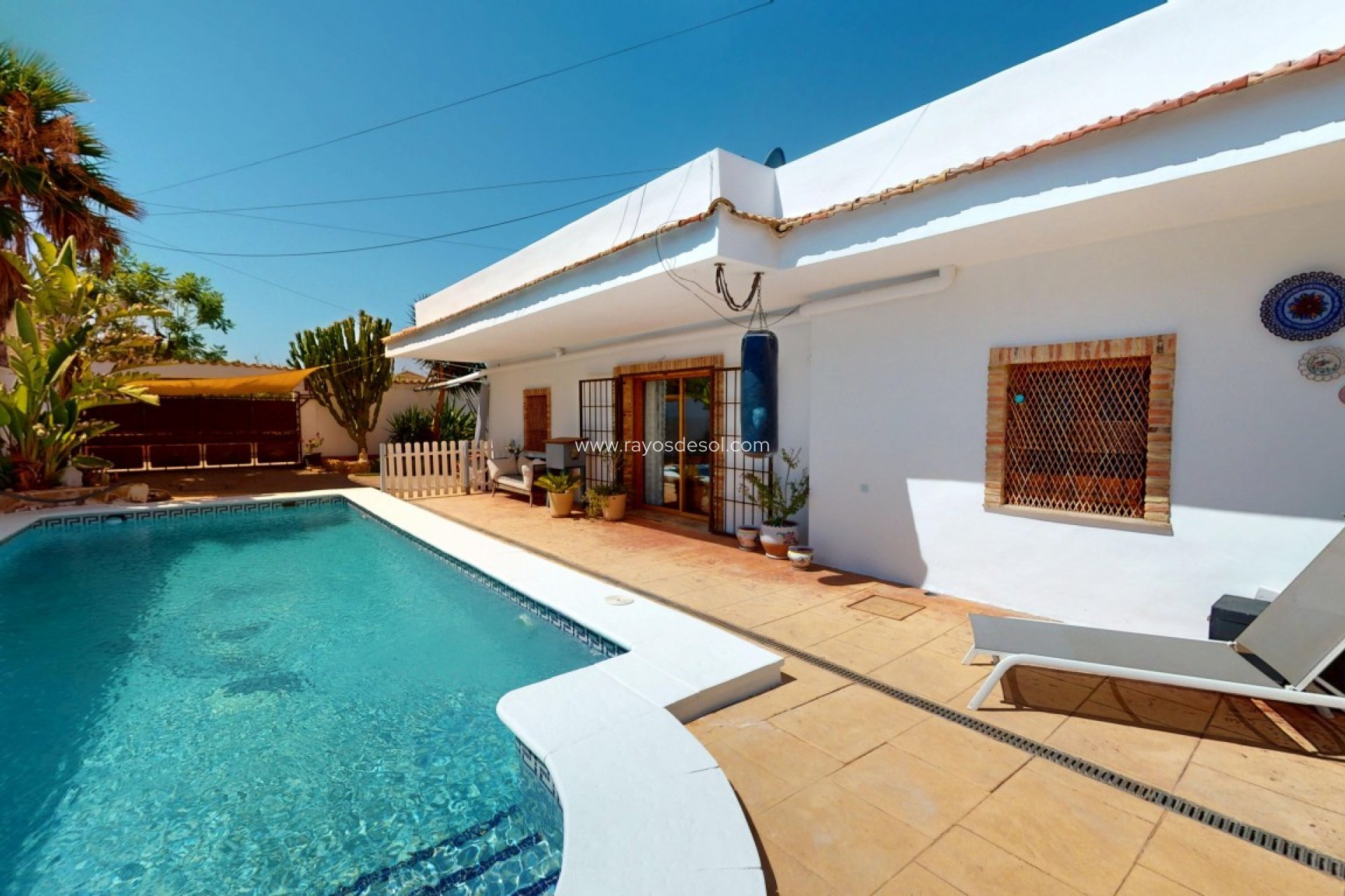 Resale - Villa - Los Alcazares