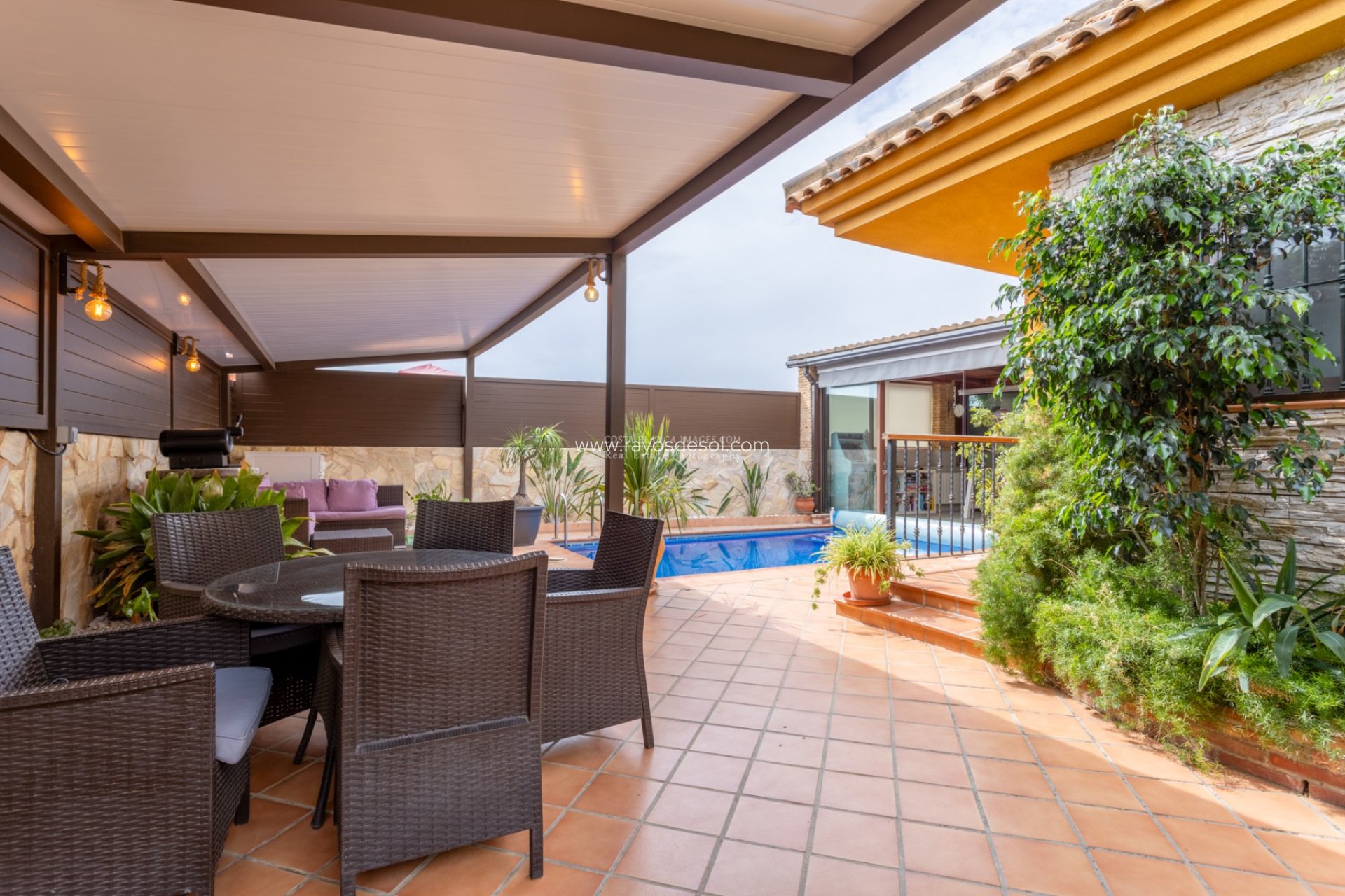 Resale - Villa - Los Montesinos - La Herrada