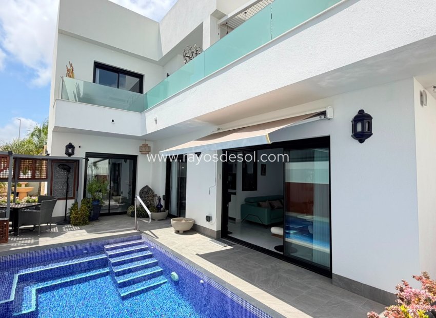 Resale - Villa - Los Montesinos - La Herrada