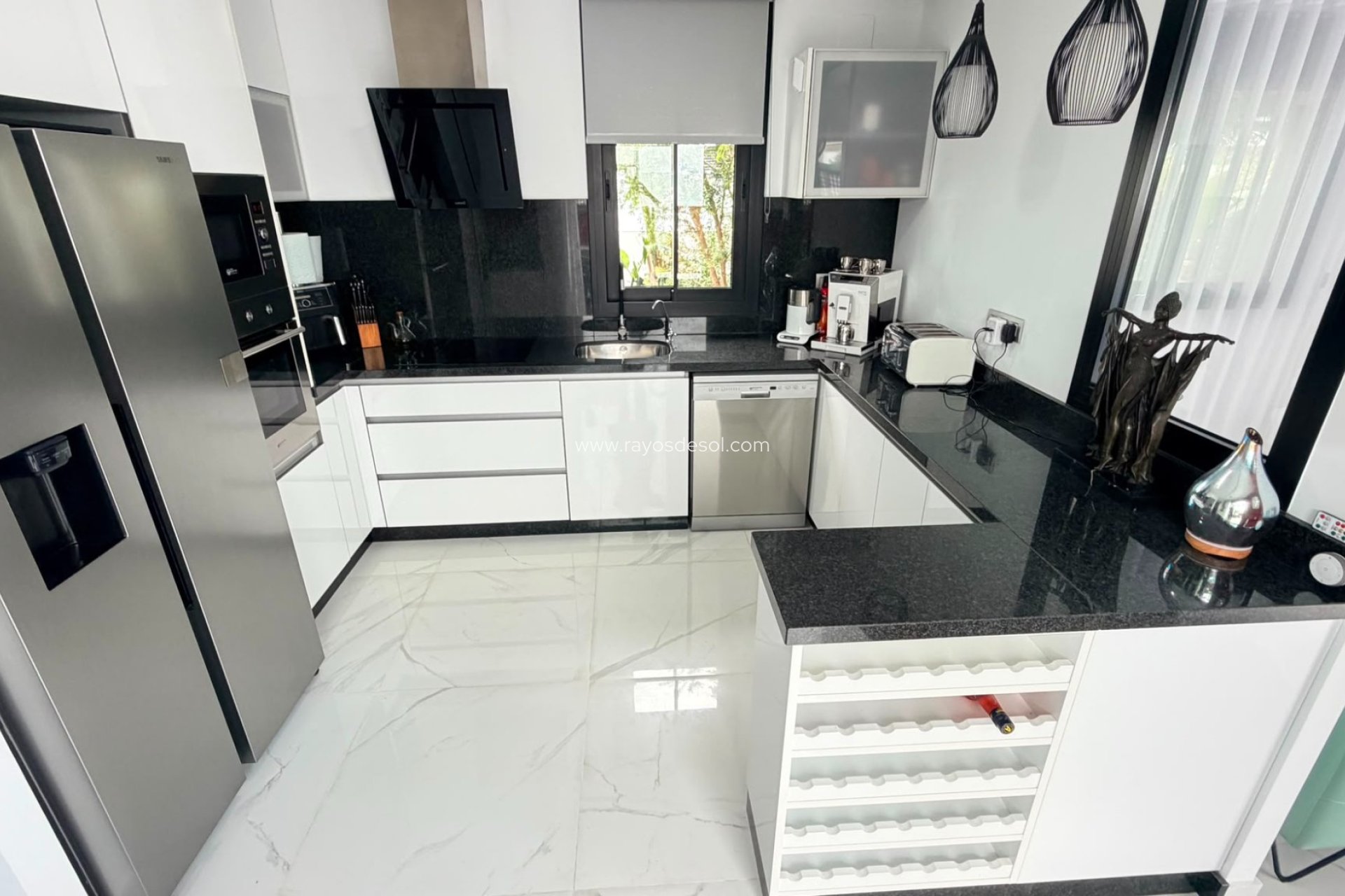 Resale - Villa - Los Montesinos - La Herrada
