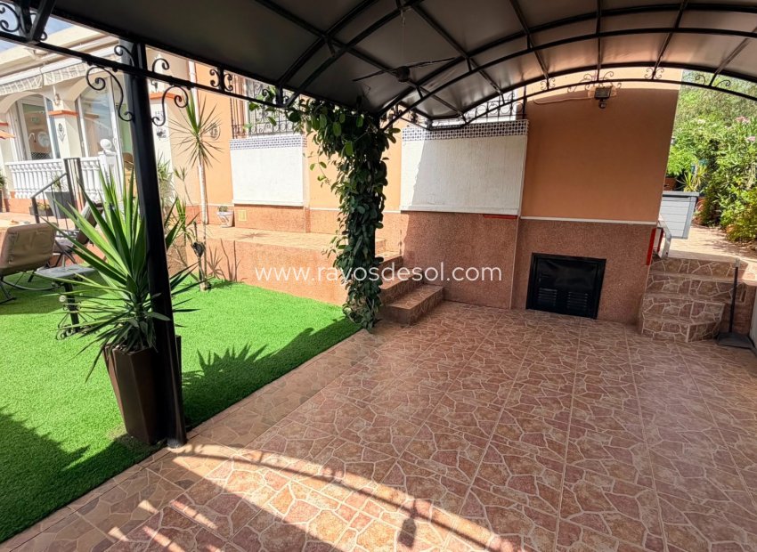 Resale - Villa - Los Montesinos - La Herrada