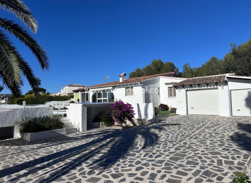 Resale - Villa - Moraira