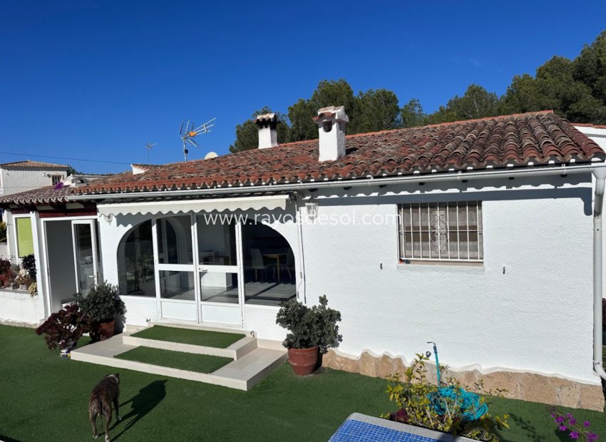 Resale - Villa - Moraira