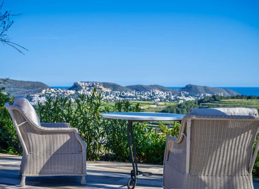 Resale - Villa - Moraira