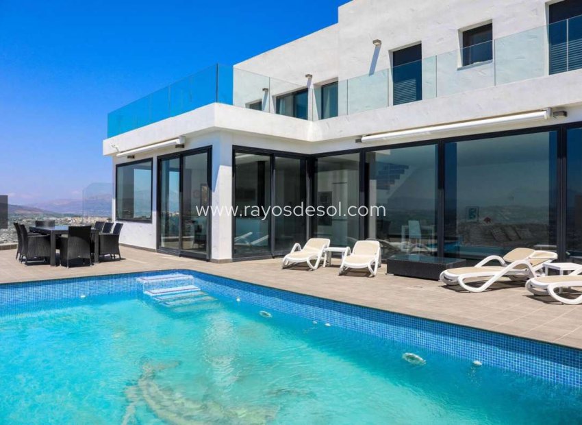 Resale - Villa - Moraira