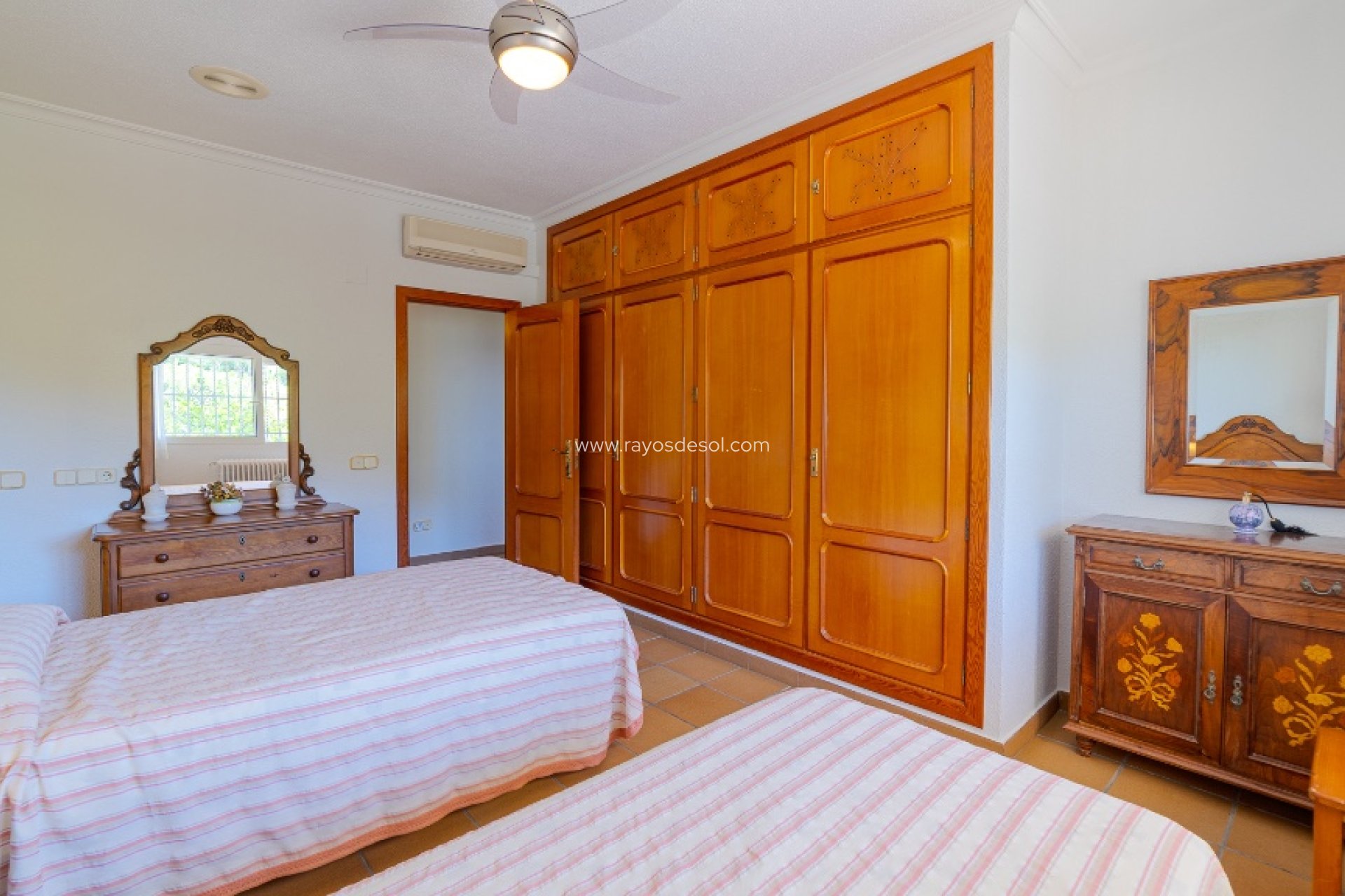 Resale - Villa - Orihuela Costa - Campoamor