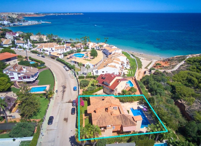 Resale - Villa - Orihuela Costa - Campoamor