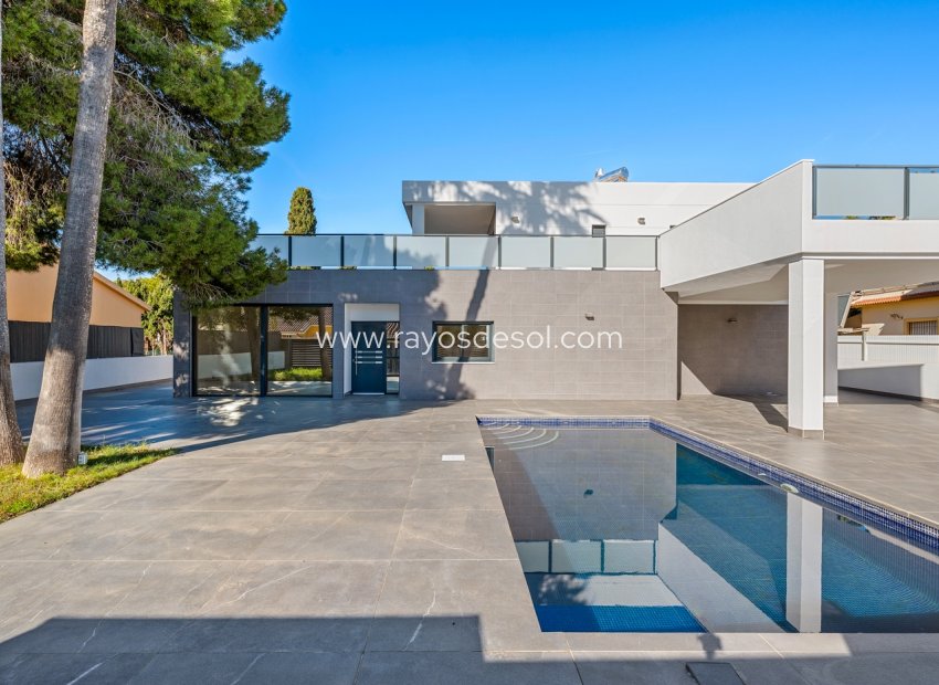 Resale - Villa - Orihuela Costa - Campoamor