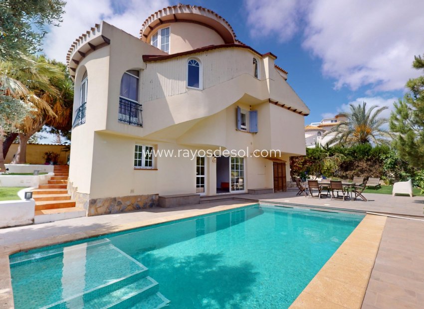 Resale - Villa - Orihuela Costa - La Zenia