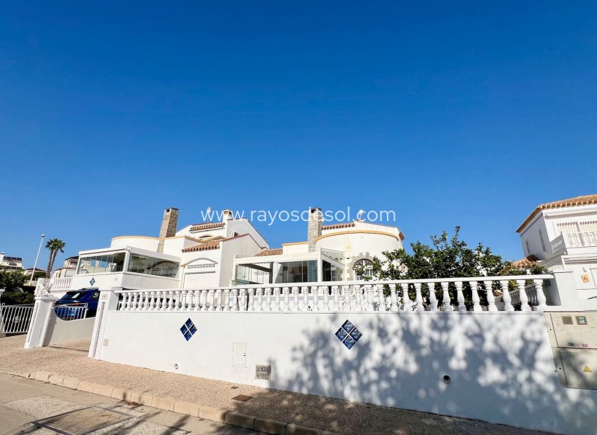 Resale - Villa - Orihuela Costa - Los Dolses