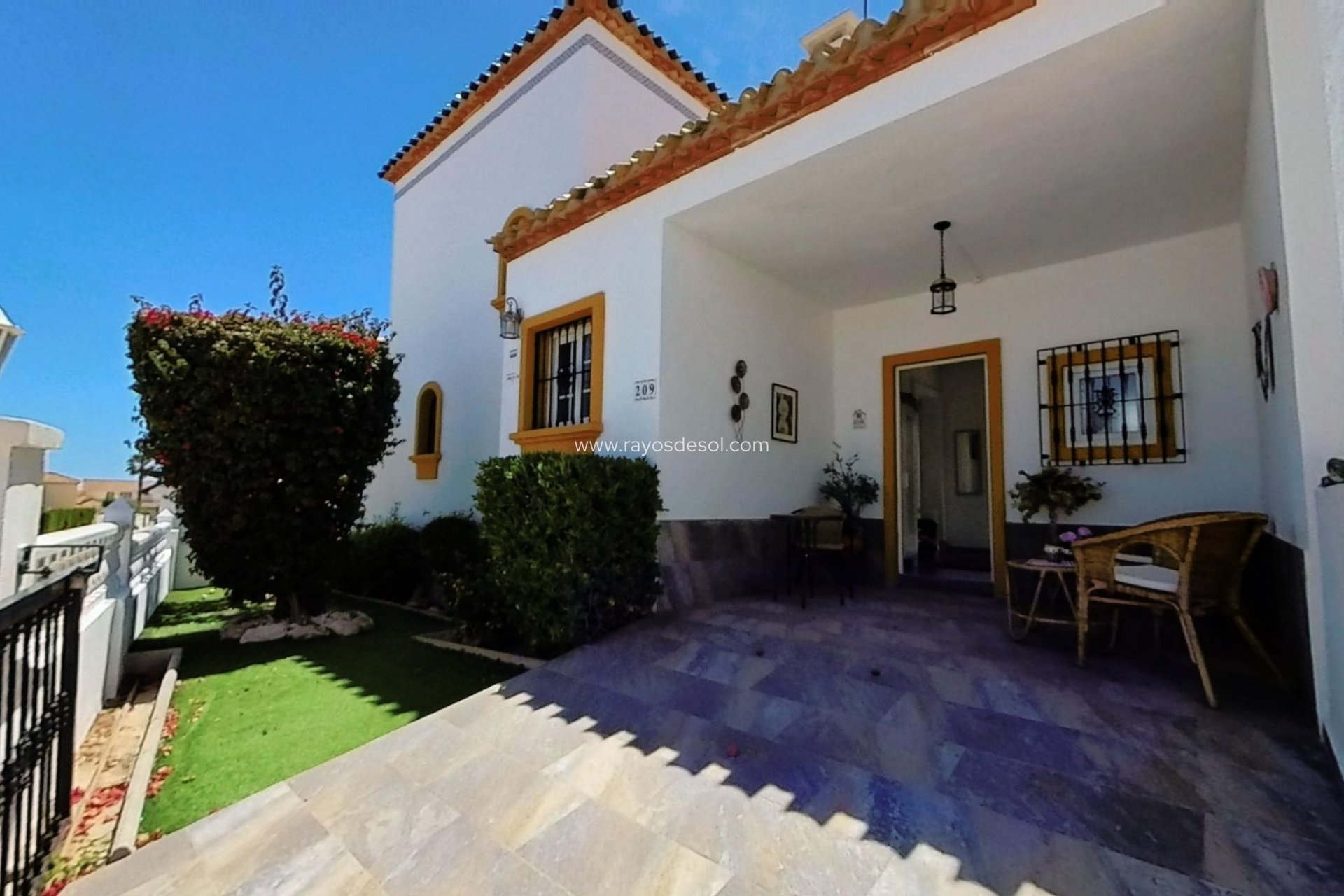 Resale - Villa - Orihuela Costa - Los Dolses