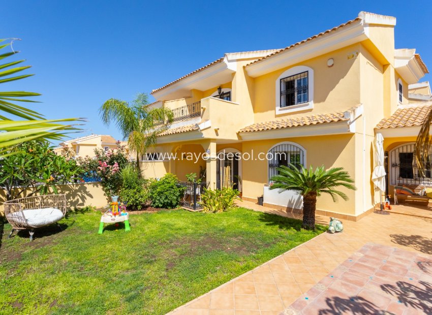 Resale - Villa - Orihuela Costa - Los Dolses