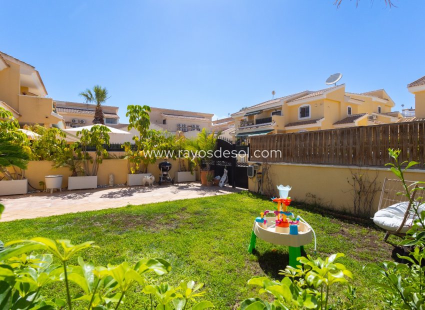 Resale - Villa - Orihuela Costa - Los Dolses