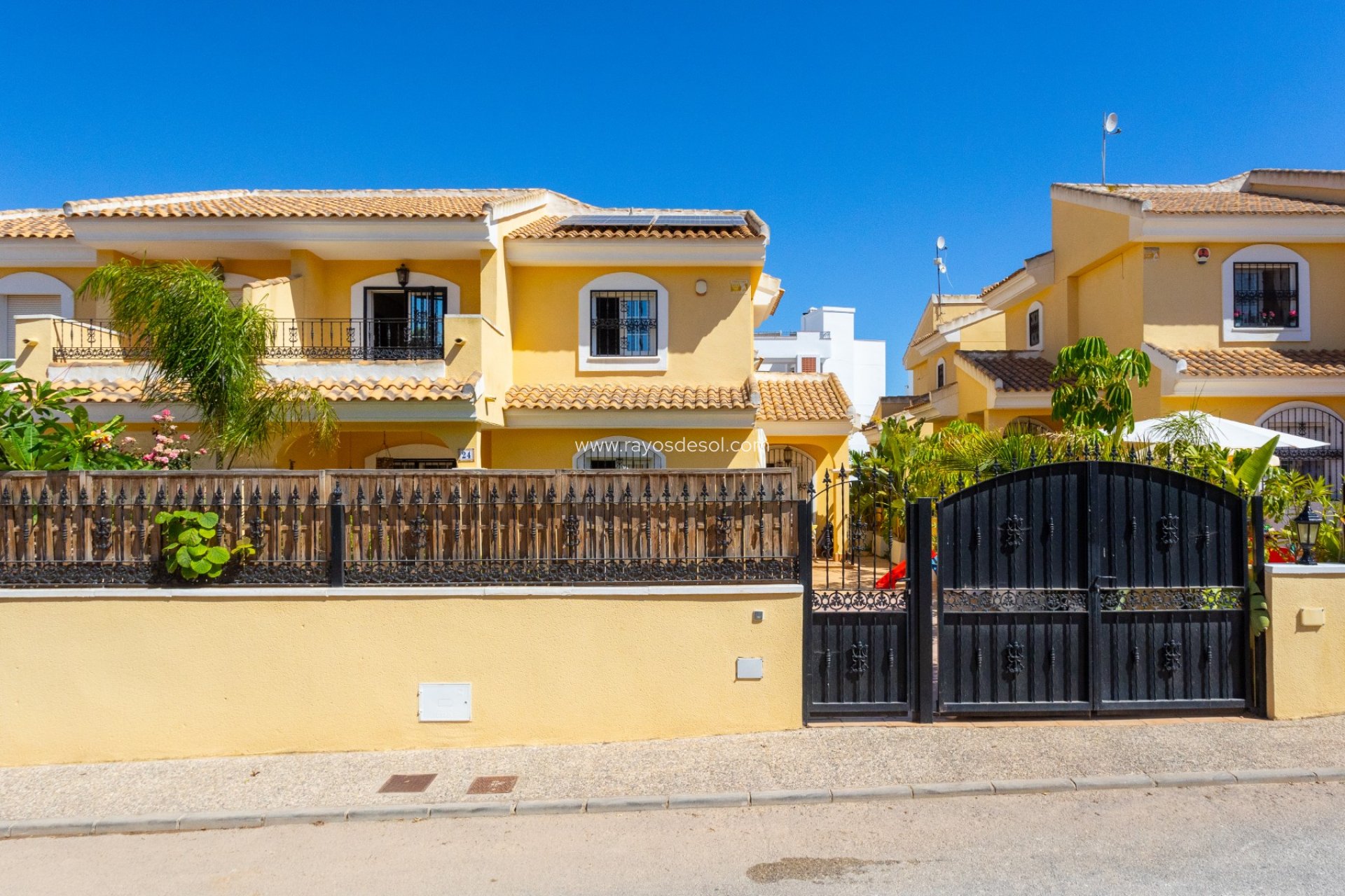 Resale - Villa - Orihuela Costa - Los Dolses