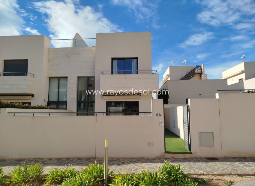 Resale - Villa - Orihuela Costa - Los Dolses