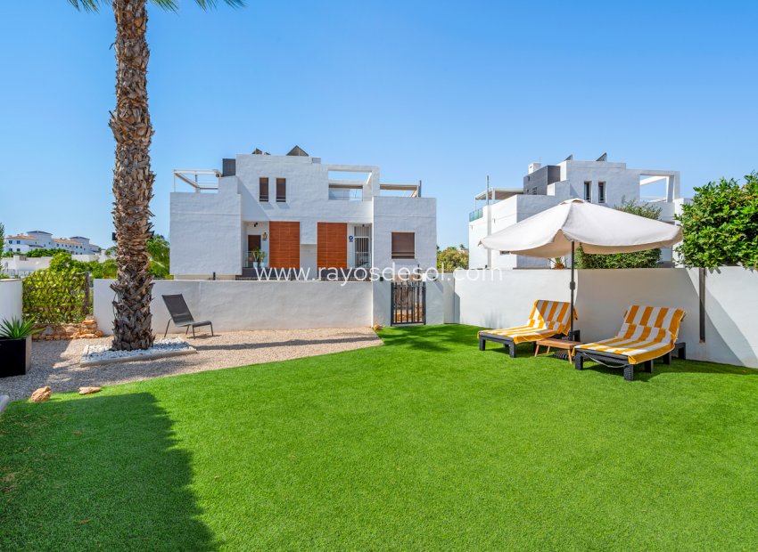 Resale - Villa - Orihuela Costa - Villamartín