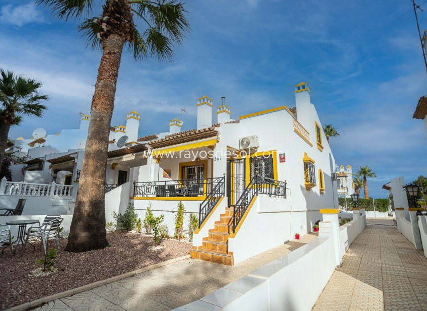 Resale - Villa - Orihuela Costa - Villamartín