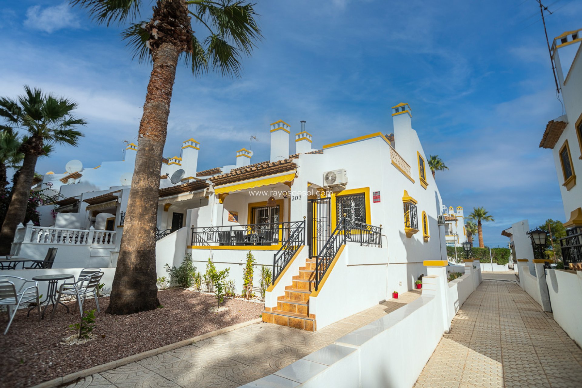 Resale - Villa - Orihuela Costa - Villamartín