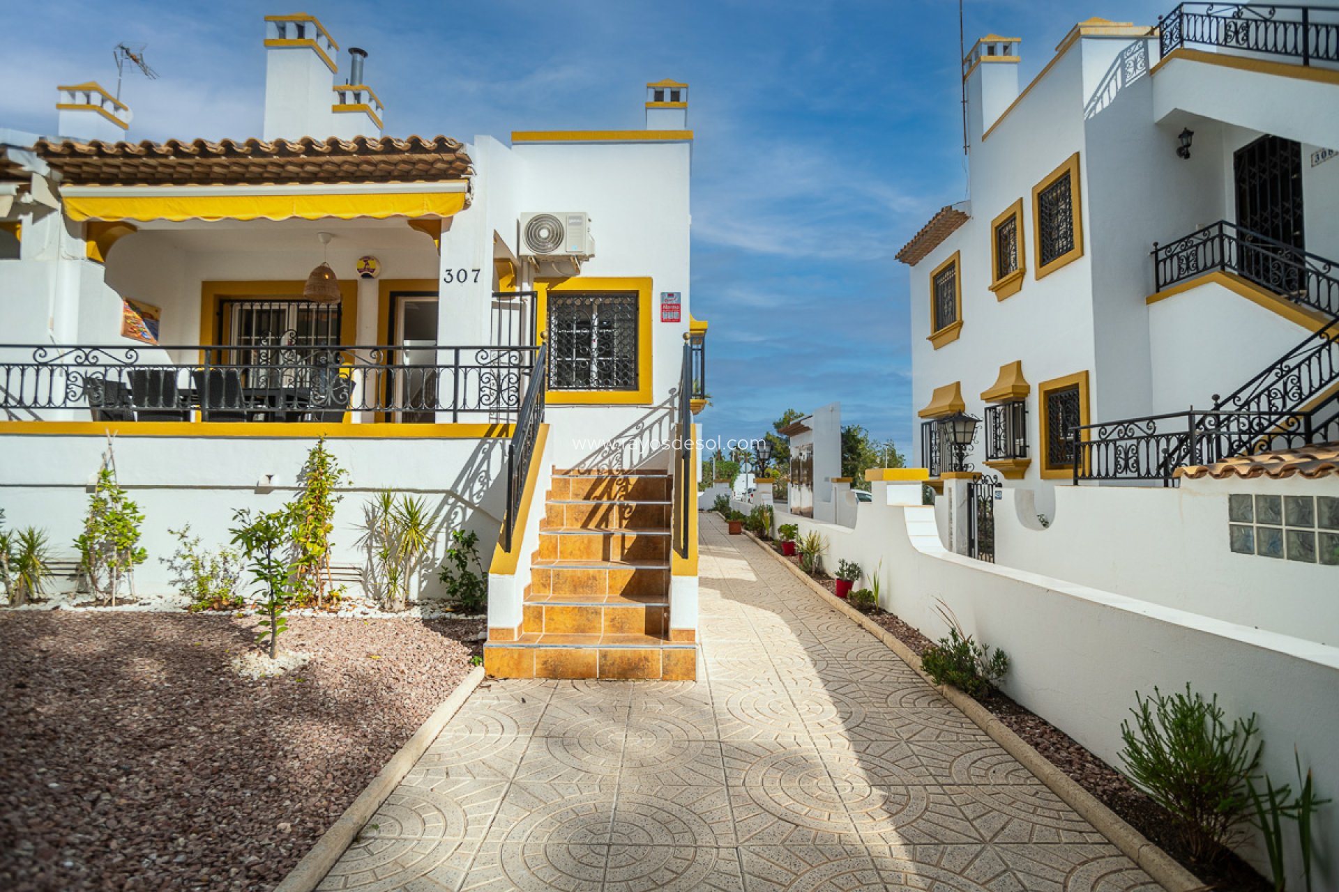 Resale - Villa - Orihuela Costa - Villamartín