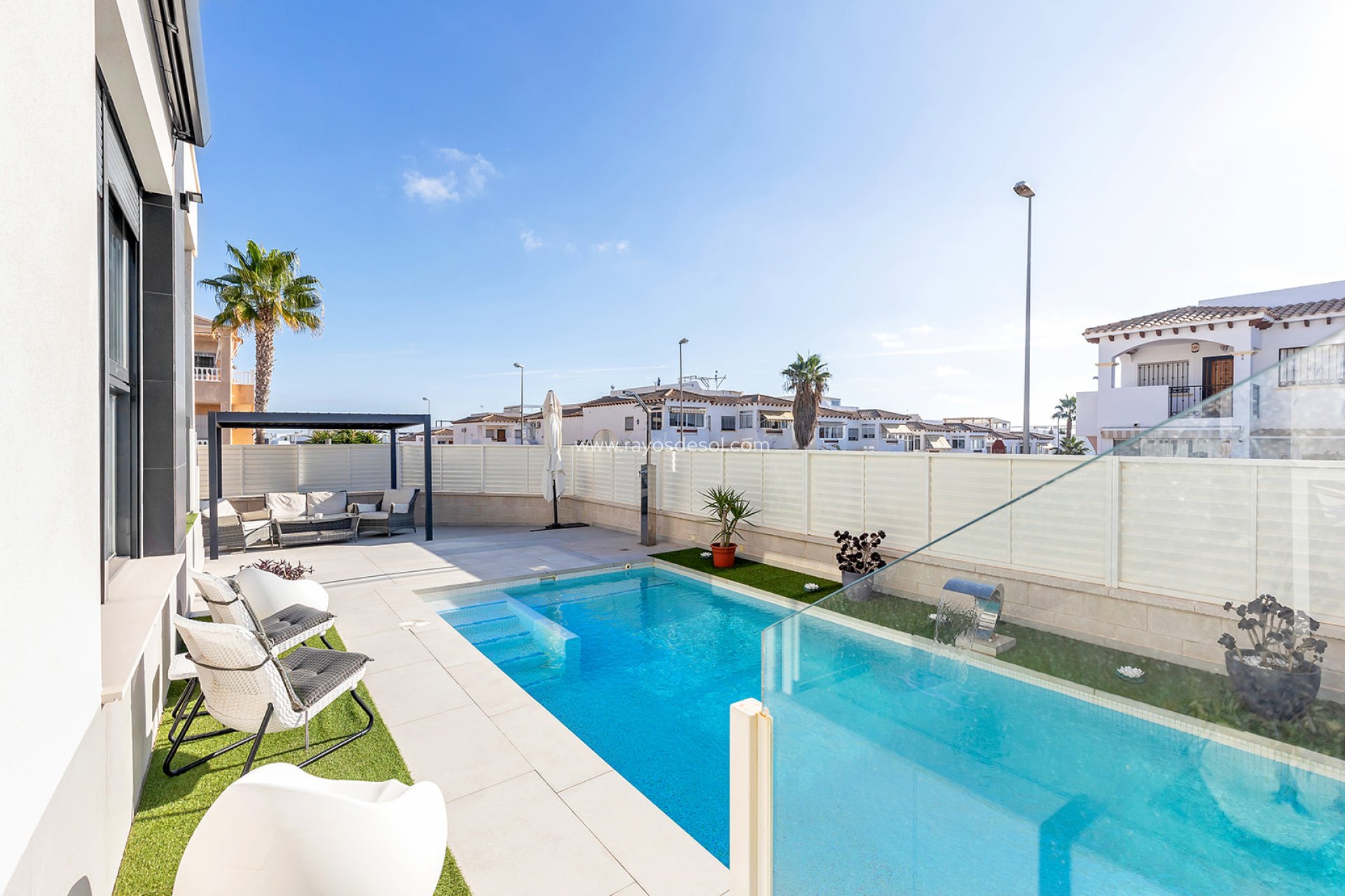 Resale - Villa - Orihuela Costa