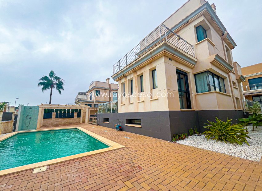 Resale - Villa - Orihuela Costa