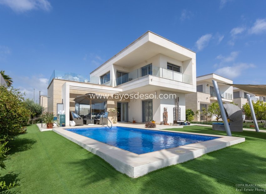 Resale - Villa - Orihuela - Vistabella Golf