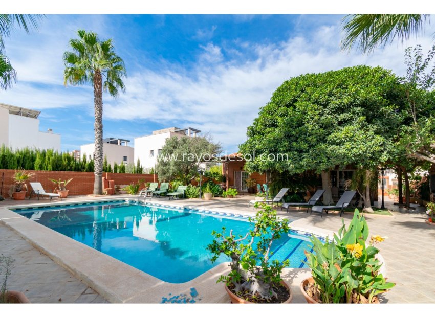 Resale - Villa - Playa Honda