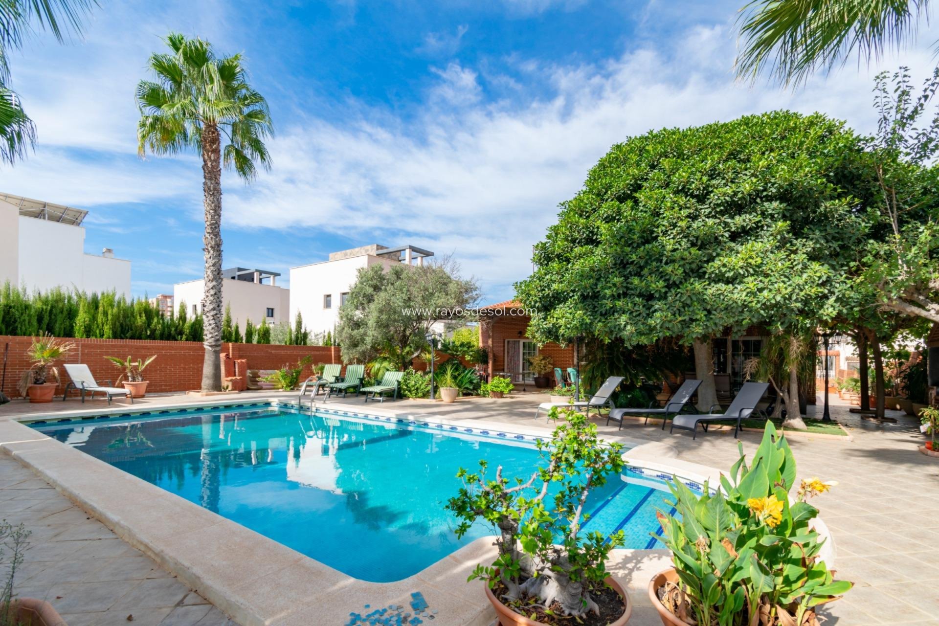 Resale - Villa - Playa Honda