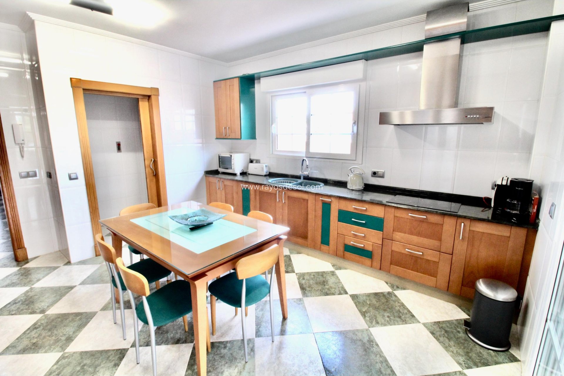 Resale - Villa - Playa Honda