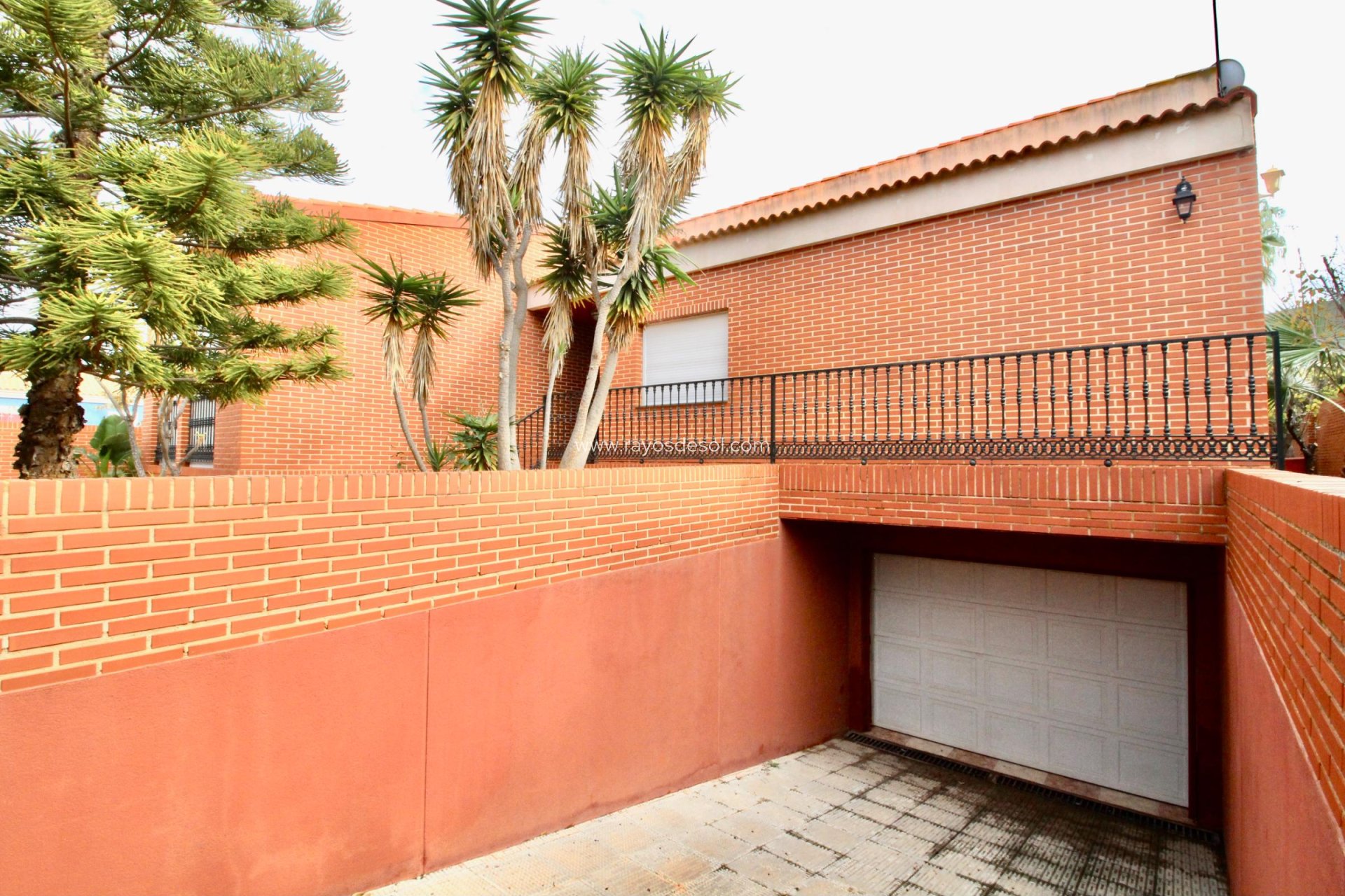 Resale - Villa - Playa Honda