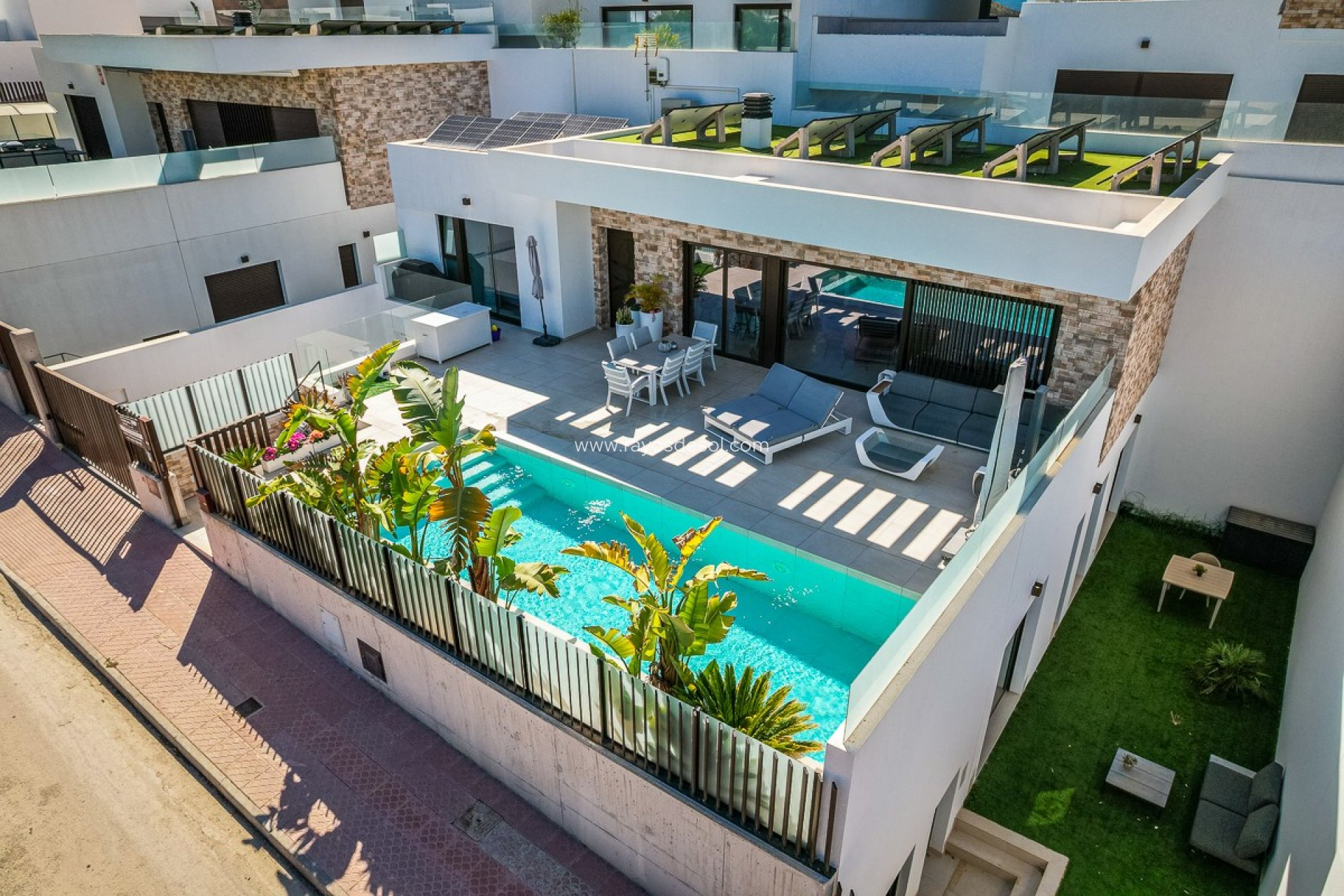 Resale - Villa - ROJALES