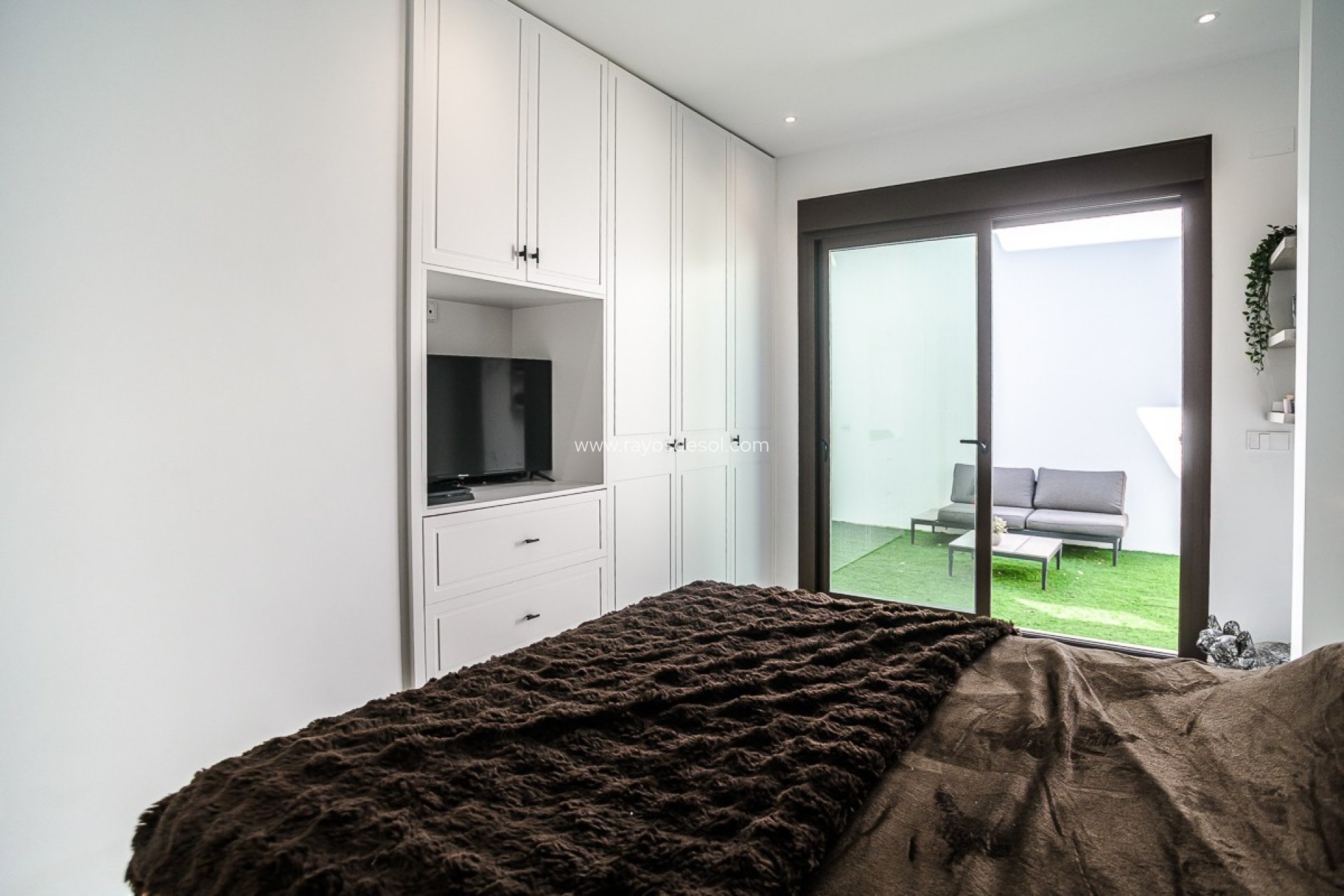 Resale - Villa - ROJALES