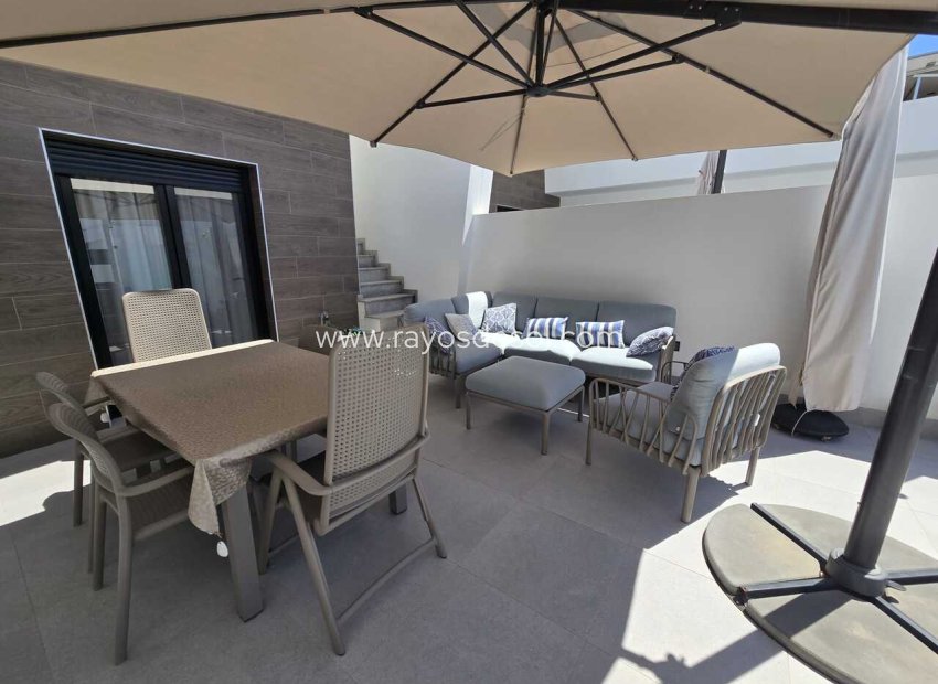 Resale - Villa - Roldan