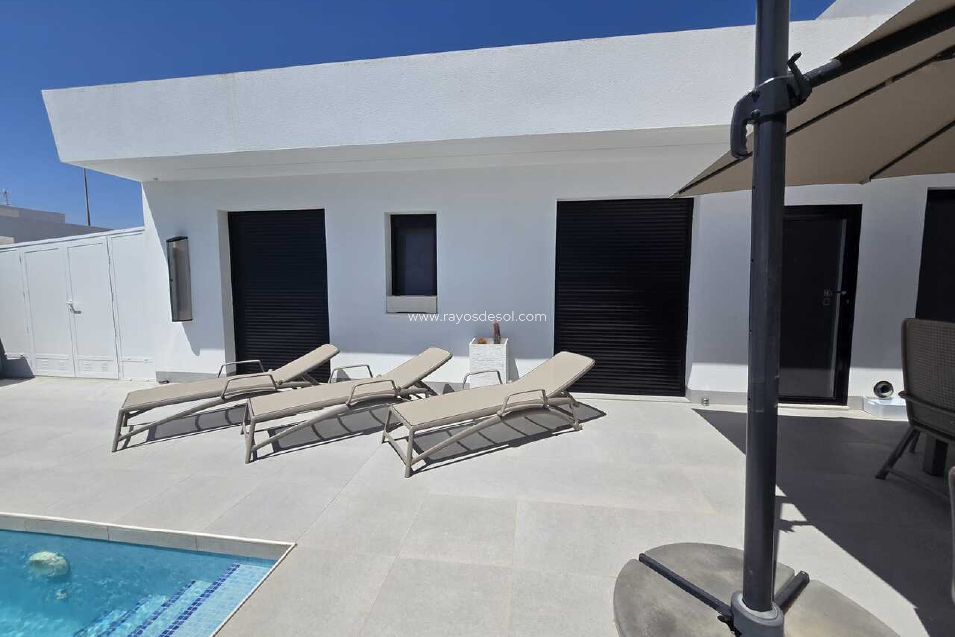 Resale - Villa - Roldan