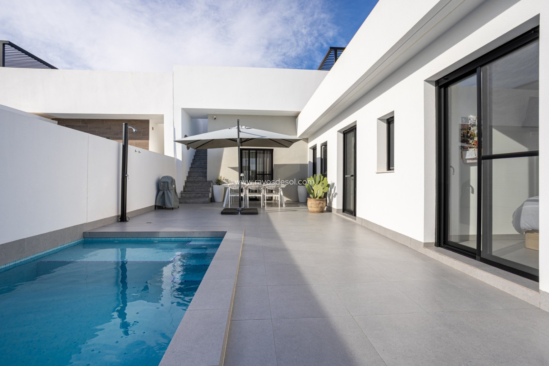 Resale - Villa - Roldan