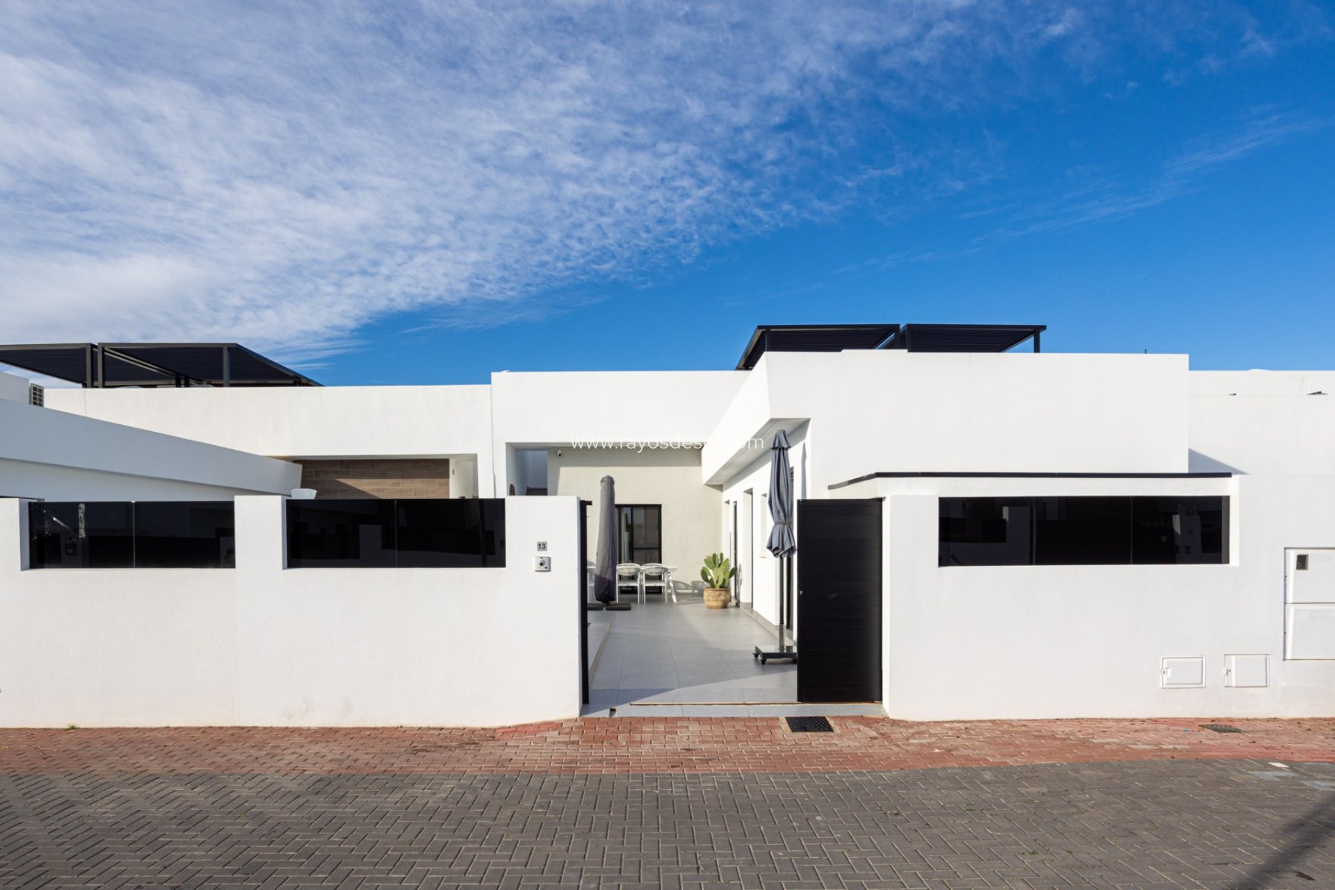 Resale - Villa - Roldan