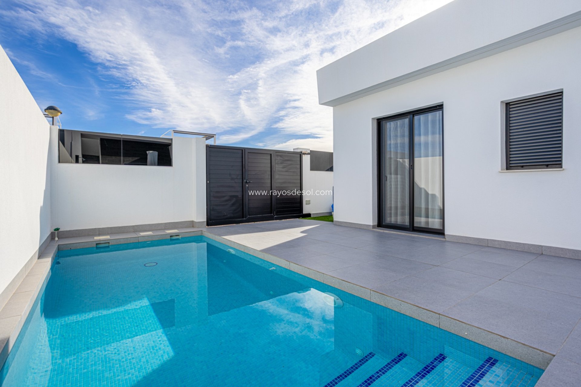 Resale - Villa - Roldan